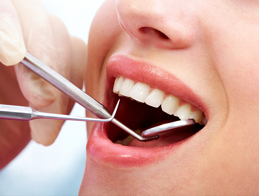 馬車道アイランドタワー歯科では、セラミック治療の際にも「噛み合わせ」をチェックしてお口全体を考慮します